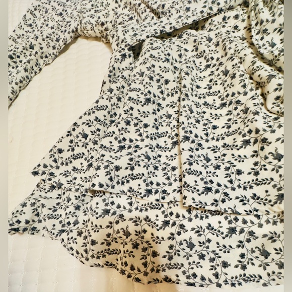 She + Sky White and Navy romper - Picture 6 of 7